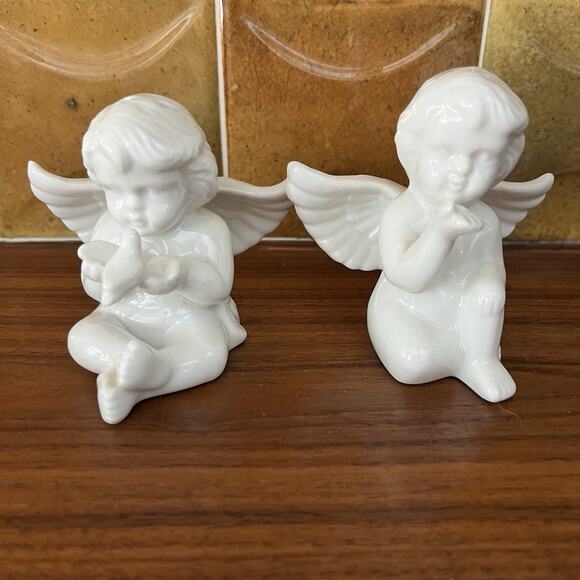 Vintage Porcelain Cherub/Angel Salt & Pepper Shakers White - Picture 1 of 7